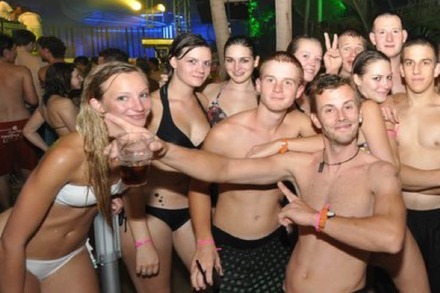 Heiß, heißer, Galaxy Pool Party im Badeparadies Schwarzwald