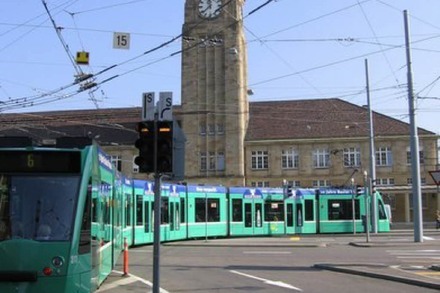 Pilotprojekt in Basel: Kostenloses WLAN in Bussen und Straßenbahnen