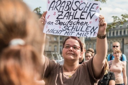 Die "Aktion Arschloch" will, dass Du mit ihnen "Schrei nach Liebe" im Eschholzpark singst