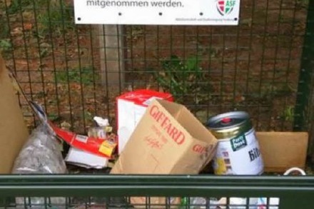 Stadt Freiburg testet Pfandflaschen-Boxen für Flaschensammler - Unbekannte werfen ihren Müll rein