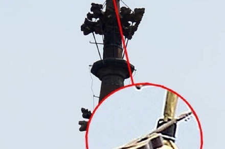 Unbekannter klettert auf die Spitze des Münsterturms - und hängt dort eine Gitarre auf