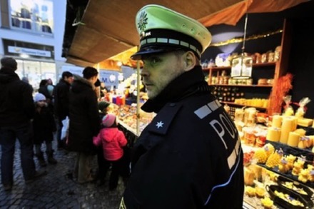 Wie du dich auf dem Freiburger Weihnachtsmarkt vor Taschendieben schützt