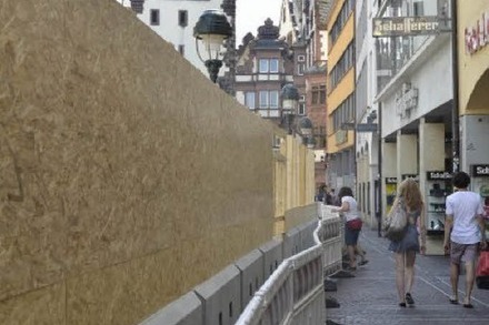1000 Zeichen Hass: Die Freiburger Mauer