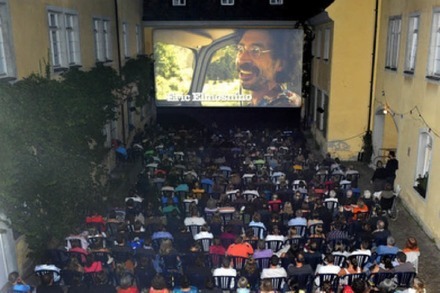Am Mittwochabend startet das Sommernachts-Kino im Schwarzen Kloster