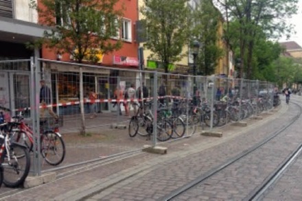 Stadtbahnbaustelle sperrt Fahrräder ein