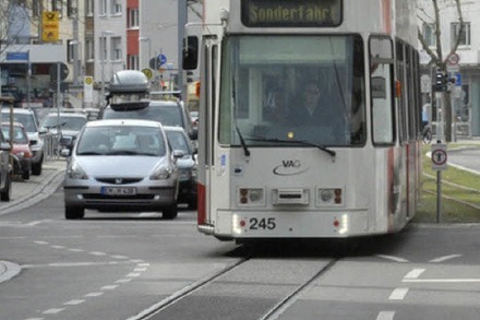 Testfahrt auf der neuen Linie 2: So rollt die neue Tram nach Gundelfingen