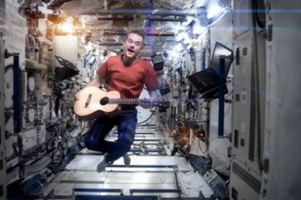 Video: Das erste Musikvideo aus dem Weltall