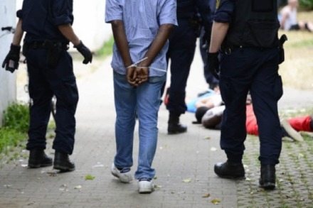 Drogenrazzien in Freiburg: Polizei durchsucht Flüchtlingsheime