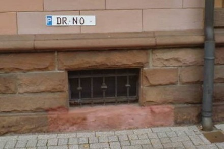 Dr. No, wir wissen wo dein Auto steht!