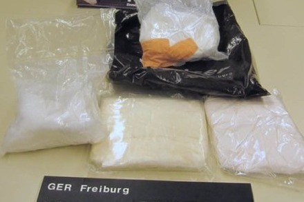 Zoll und Polizei beschlagnahmen fünf Kilogramm Amphetamin