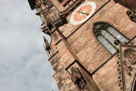 Liegt auf dem Freiburger Münster eigentlich ein Gipfelbuch?