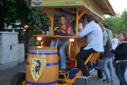 Bier- und Weinbikes in Freiburg: Umstrittene Fahrten mit Fahne