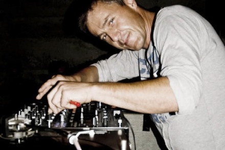 DJ Hofer66: Von der Bauküche auf die Freibeuterinsel