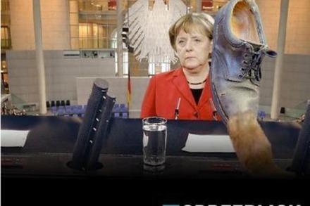 Game: Schuhe werfen auf Bush, Merkel &amp; Co.