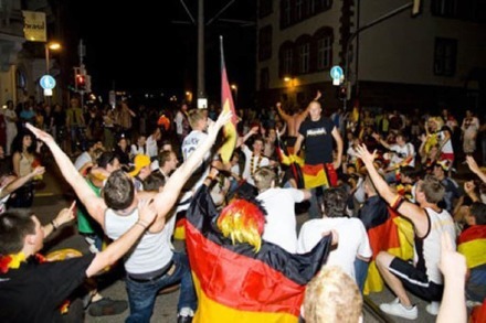Finale oh-oh-oh-oh: Partystimmung in Eschholzpark &amp; Innenstadt