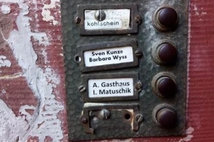 Quiz: Welches Klingelschild gehört zu welchem Freiburger Stadtteil?