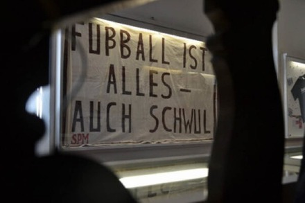 Diskriminierung im Fußball: Am Montag eröffnet die Ausstellung "Tatort Stadion"
