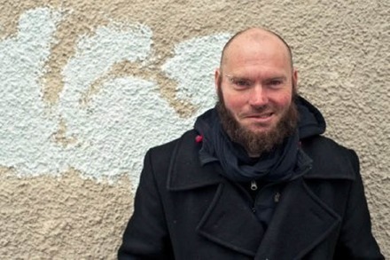 Hoch oben, auf dem Drahtseil: Der Künstler Jan 'Sosein' Carl