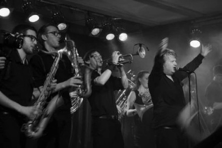 Foto-Galerie: Maddis'son Brass Band in der Mensabar