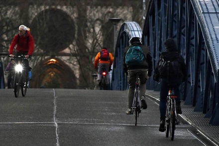 Stichprobe auf der Wiwili-Brücke: Von 100 Fahrradfahrern sind 33 ohne Licht unterwegs