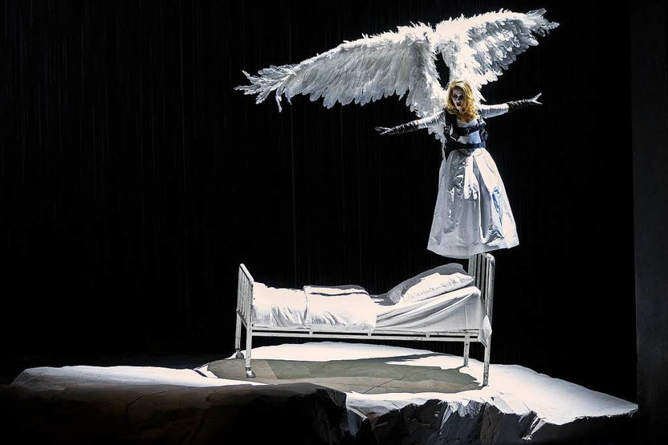 Angela Falkenhan in Angels in America (Foto: Rainer Muranyi)