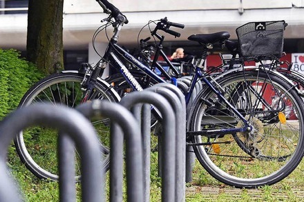 Die Stadt versteigert Fahrräder und andere Fundsachen