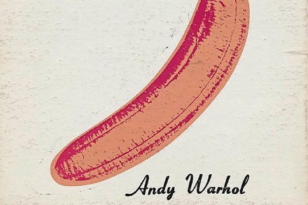 Diese Ausstellung zeigt markante Plattencover von Warhol bis Beuys