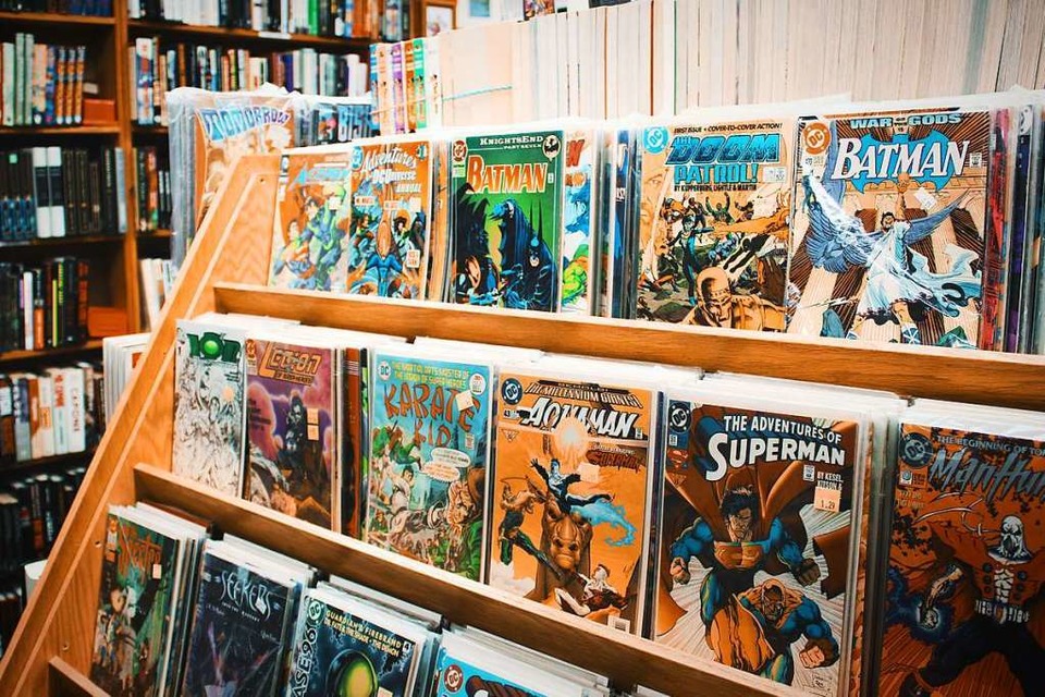 Batman, Superman, Karate Kid &amp;#8211; Superhelden und Comics gehören einfach zusammen. (Foto: Lena Rose/Unsplash)