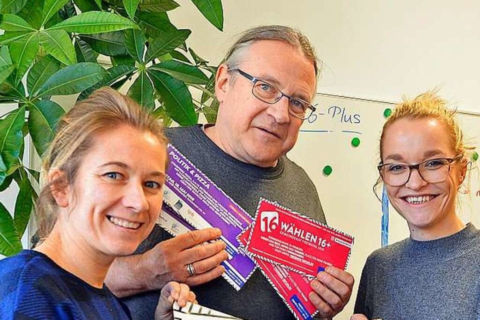 Christine Golz, Jürgen Messer, Ronja Posthoff und Alex Emig (von links) motivieren zum Wählen. (Foto: Michael Bamberger)