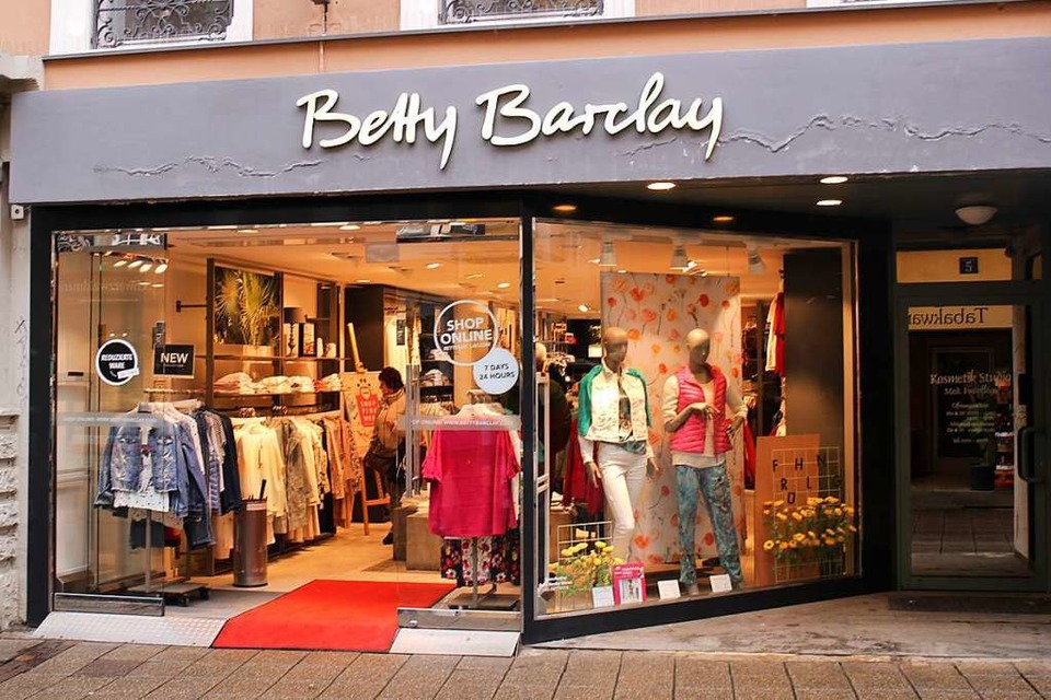 Die Filiale der Modekette Betty Barclay in der Rathausgasse  schließt. Dort soll die Kosmetikkette Lush einziehen. (Foto: Hannes Selz)