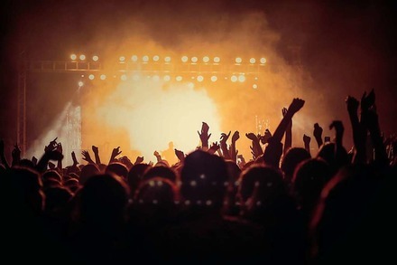 Ausgehbefehl: Diese 5 Partys und Konzerte trotzen der Sauregurkenzeit