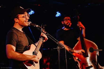 Der Folkmusiker Arik Dov spielt am Freitag im Kulturaggregat