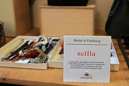 Eine junge Freiburgerin stellt unter dem Namen "Scilla" Ledertaschen in Handarbeit her