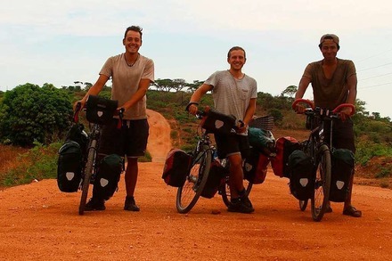 Mit dem Fahrrad durch Afrika: "Gefährlich sind nicht die Tiere, sondern die Lkw"