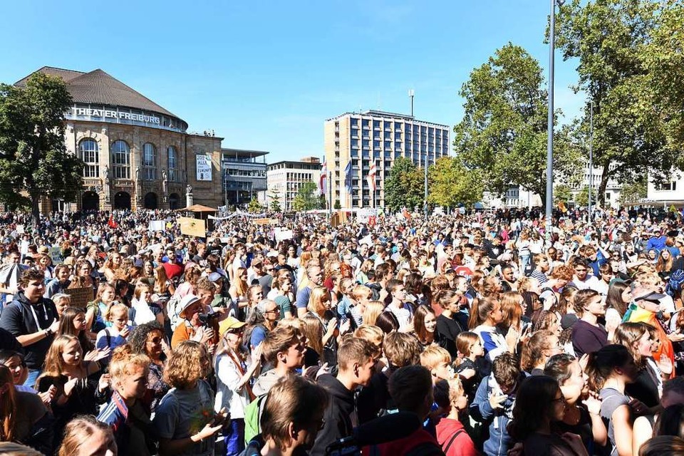 Zur Fridays-for-Future-Demonstration am 20. September 2019 kamen mehr als 20.000 Menschen auf den Platz der Alten Synagoge. (Foto: Rita Eggstein)