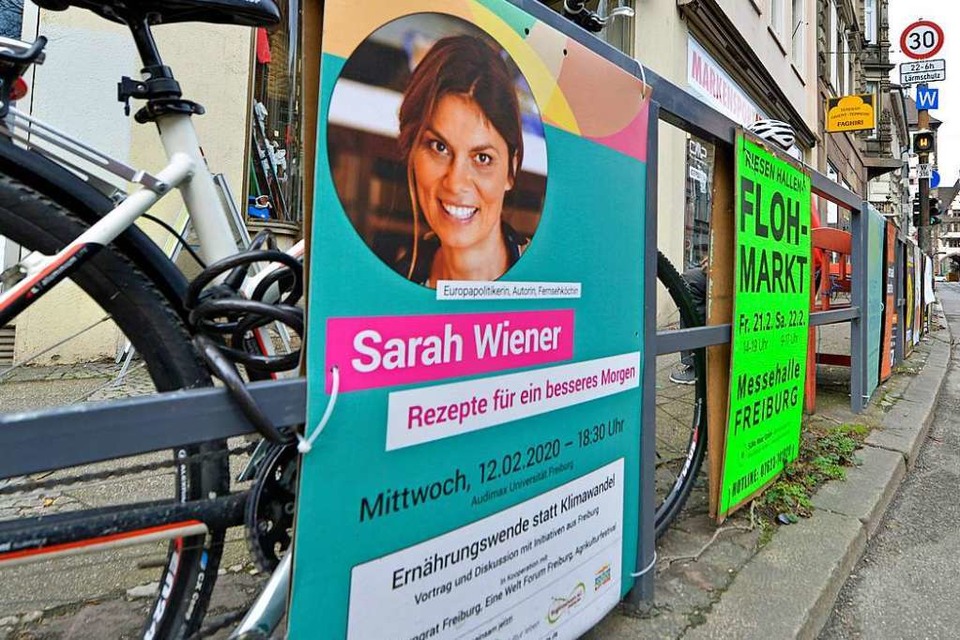 Einige wenige Plakate hängen noch &amp;#8211; hier in der Wallstraße (Foto: Michael Bamberger)