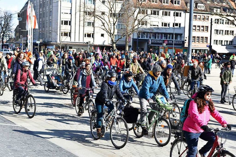 Symbolbild: Fahrraddemo von Fridays For Future im Februar 2020. (Foto: Rita Eggstein)