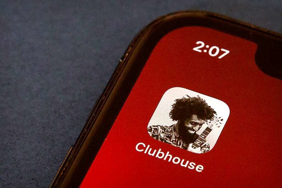 Bei der App Clubhouse darf nicht jeder mitmachen &amp;#8211; nur wer eine Einladung hat. (Foto: Mark Schiefelbein (dpa))