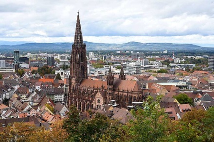 Auch in Freiburg hängt Maria 2.0 Thesen an die Kirchentüren