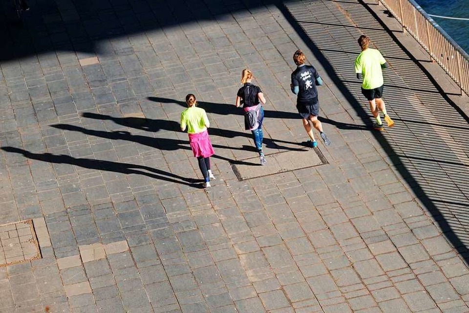 Laufen für einen guten Zweck, das fördert die 4x4x8-Challenge (Foto: Henning Kaiser (dpa))
