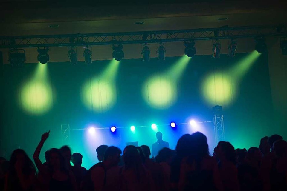Konzerte, Partys, Festivals &amp;#8211; Freiburgs Nachtleben bekommt einen Nachtmanager oder eine Nachtmanagerin (Foto: Finn Süberkrüb  (stock.adobe.com))