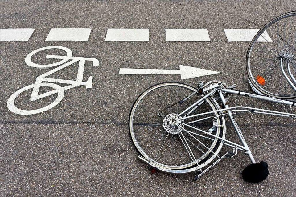Bei einem Unfall zwischen einer Radfahrerin und einem Tanklastzug ist lediglich das Rad beschädigt worden. Symbolbild. (Foto: Thomas Kunz)