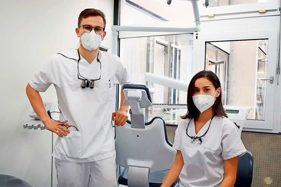 Martin Henle und Dilara Arslan von der Fachschaft Zahnmedizin (Foto: Uni Freiburg)