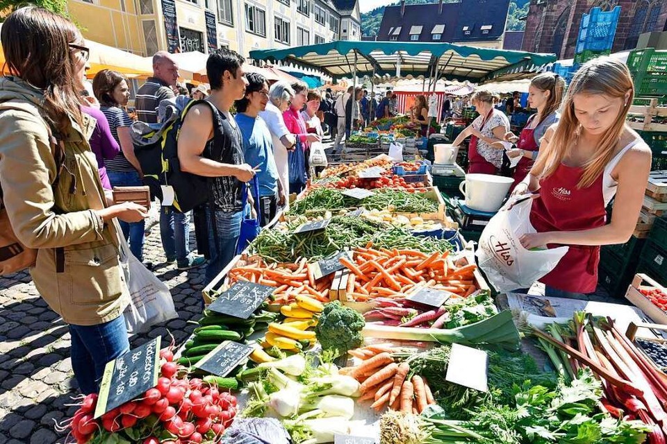 Bunte Farben, tolles Gemüse: Auf dem Münstermarkt ist die Auswahl riesig (Foto: Michael Bamberger)