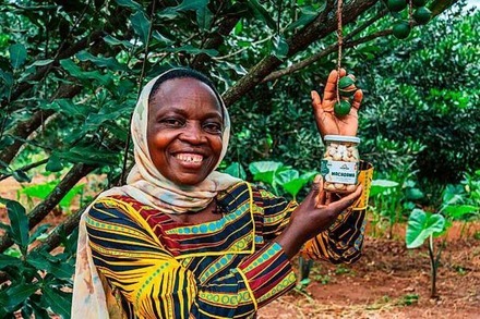 Fairfood Freiburg startet Crowdfunding-Kampagne für Bio-Macadamia in Ruanda