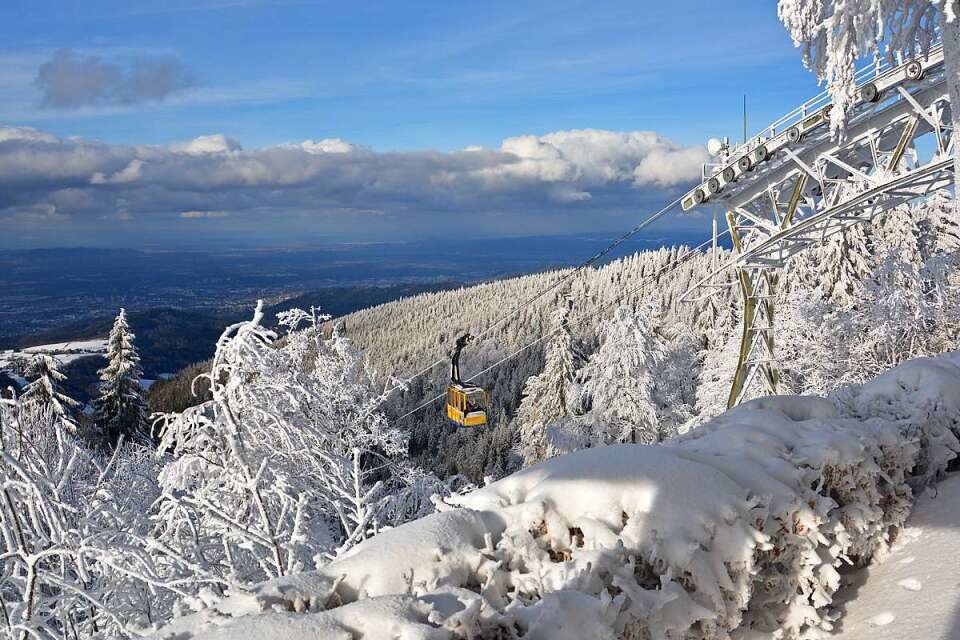 Auf den Schwarzwaldbergen ist es oft weiß, aber im Tal ist die weiße Weihnacht selten. (Foto: KamikazeKatze (Stock.adobe.com))