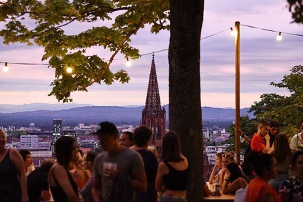 Zehntausende Menschen beim Freiburger Schlossbergfestival