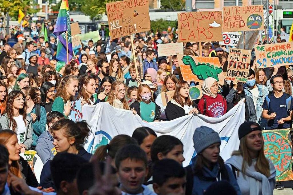 Rund 8000 Menschen streikten am Freitag in Freiburg für mehr Klimagerechtigkeit. (Foto: Michael Bamberger)